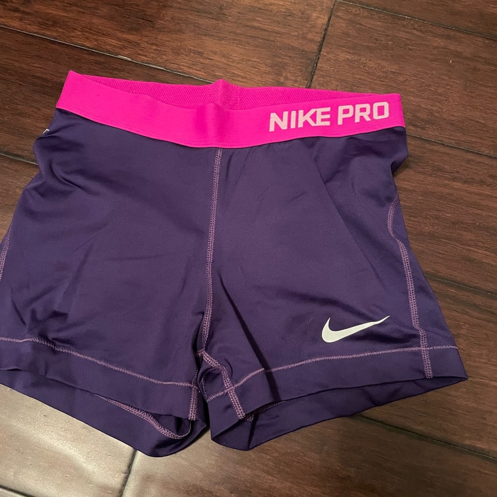 Nike Pro